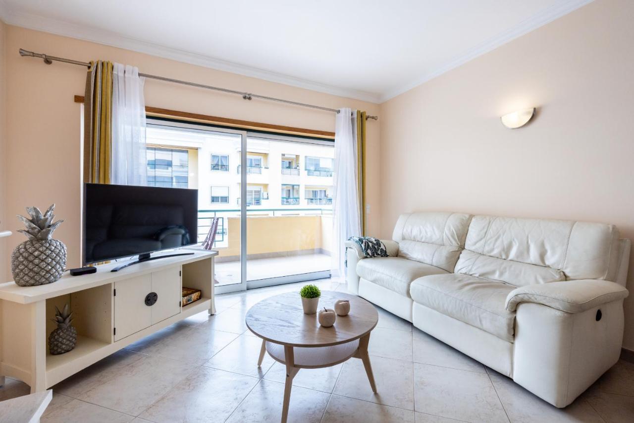 Uptown Lovers By Seewest Apartment *