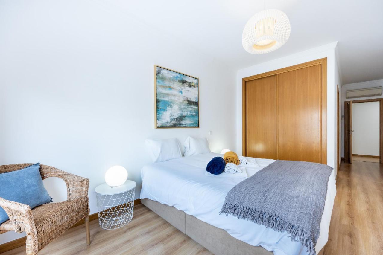 Uptown Lovers By Seewest Apartment